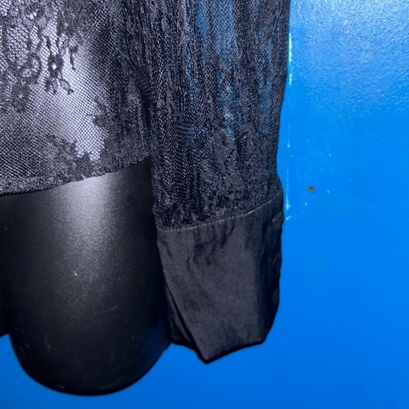 Button down lace top - Picture 4 of 6